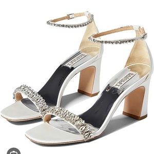 Used Badgley Mischka Harriet in White Satin, Size 10